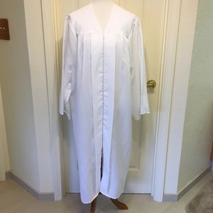 Josten’s White Graduation Gown